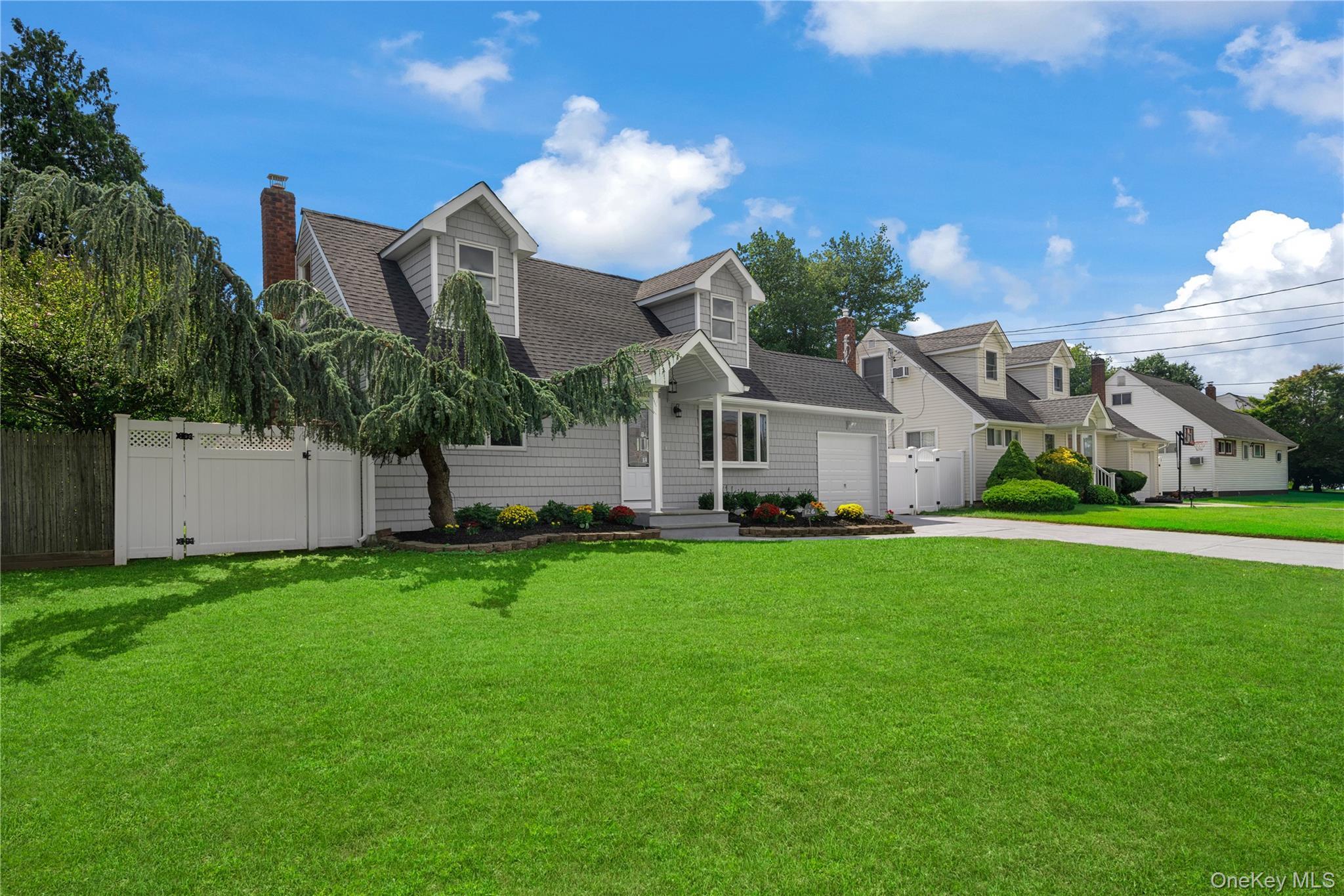 Single Family Lambert Avenue  Nassau County, NY 11735, MLS-1047588-3