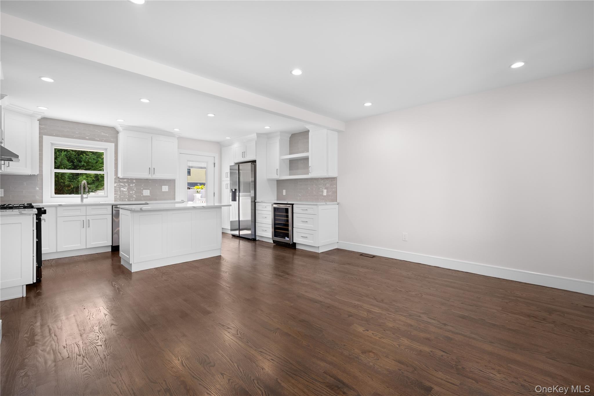 Single Family Lambert Avenue  Nassau County, NY 11735, MLS-1047588-6