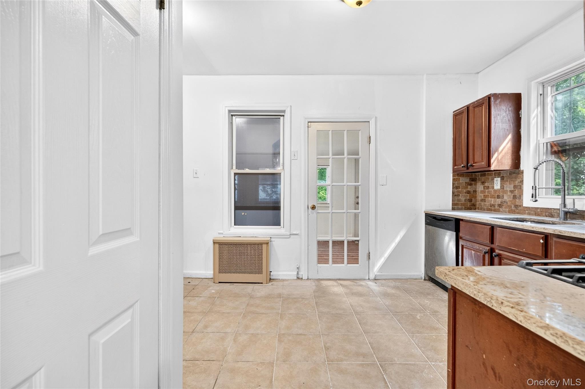 Single Family Randall Avenue Bronx, NY 10473, MLS-1047589-19