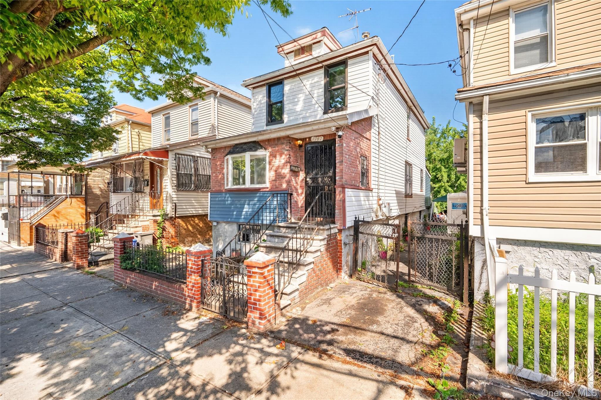 Single Family Randall Avenue Bronx, NY 10473, MLS-1047589-2