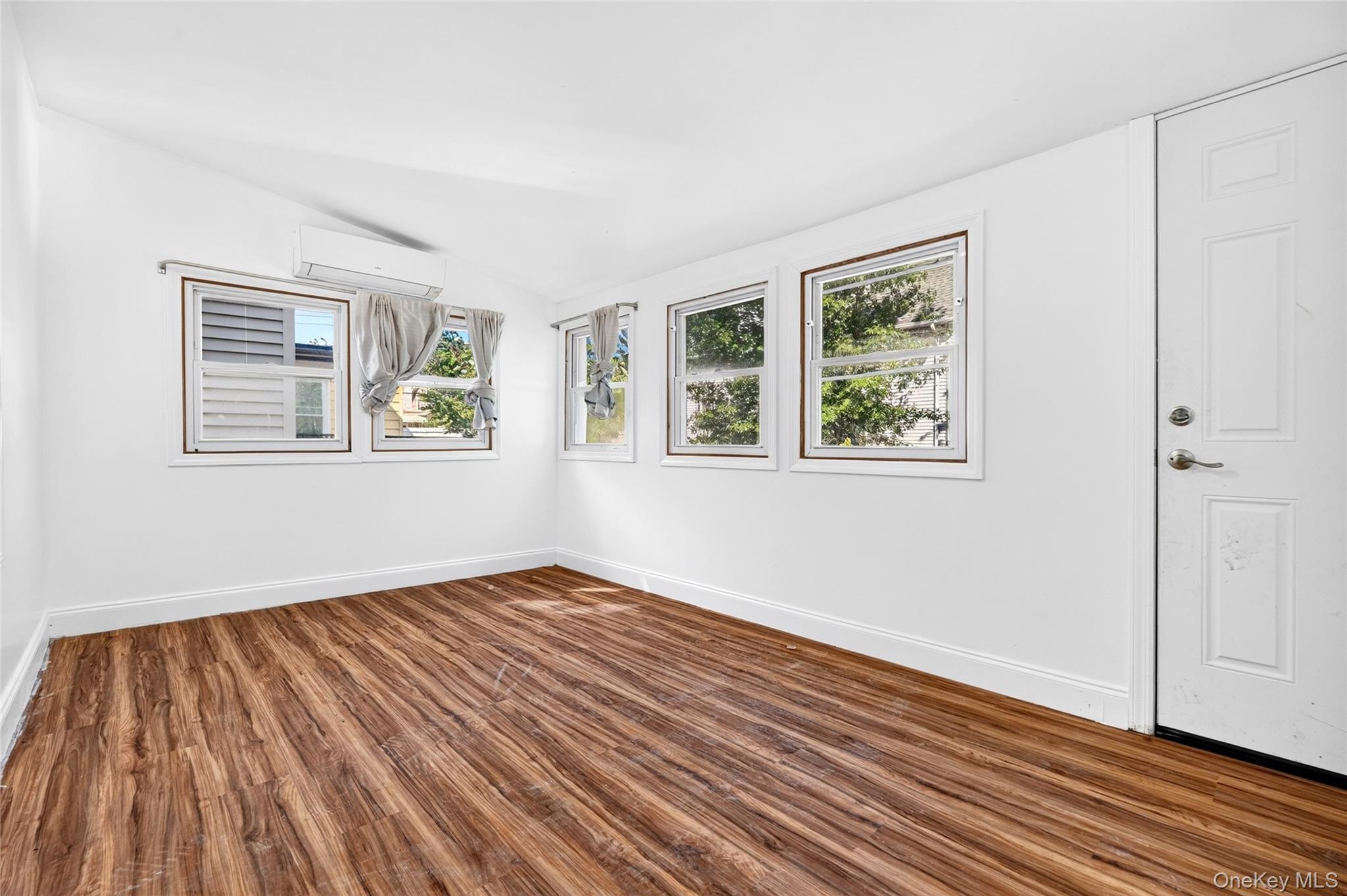 Single Family Randall Avenue Bronx, NY 10473, MLS-1047589-26