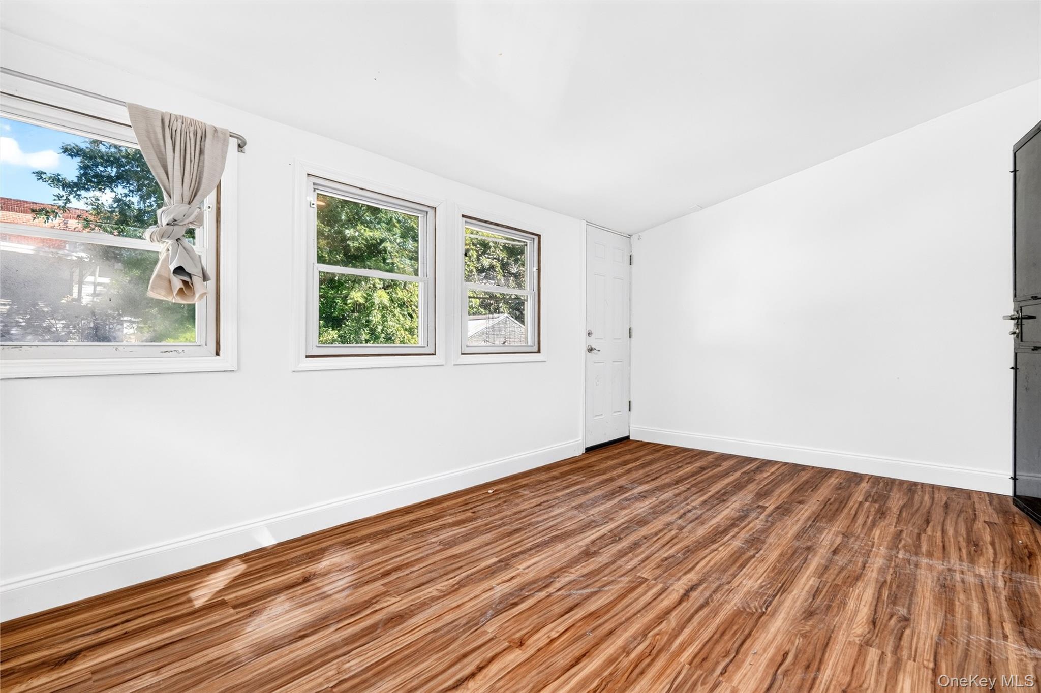 Single Family Randall Avenue Bronx, NY 10473, MLS-1047589-28