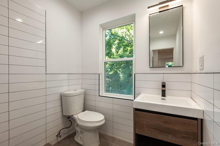 Single Family 89th Avenue  Queens, NY 11418, MLS-1047590-18