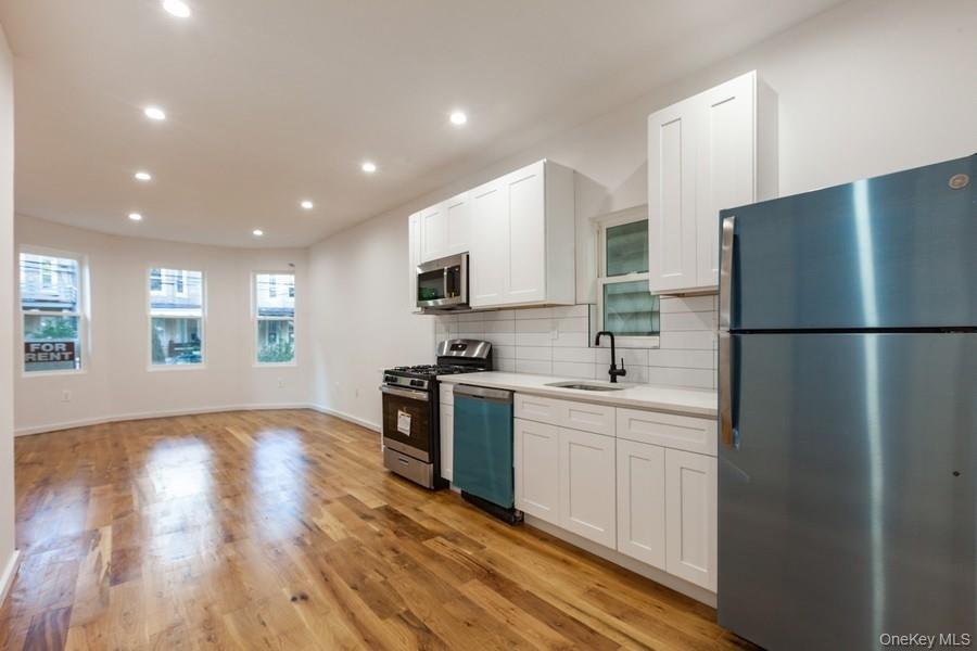 Single Family 89th Avenue  Queens, NY 11418, MLS-1047590-5