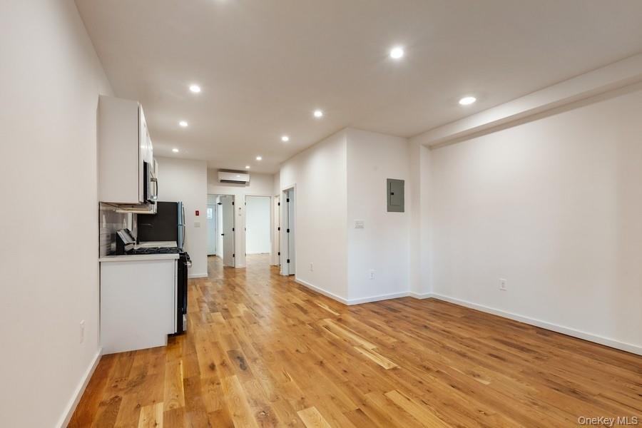 Single Family 89th Avenue  Queens, NY 11418, MLS-1047590-7