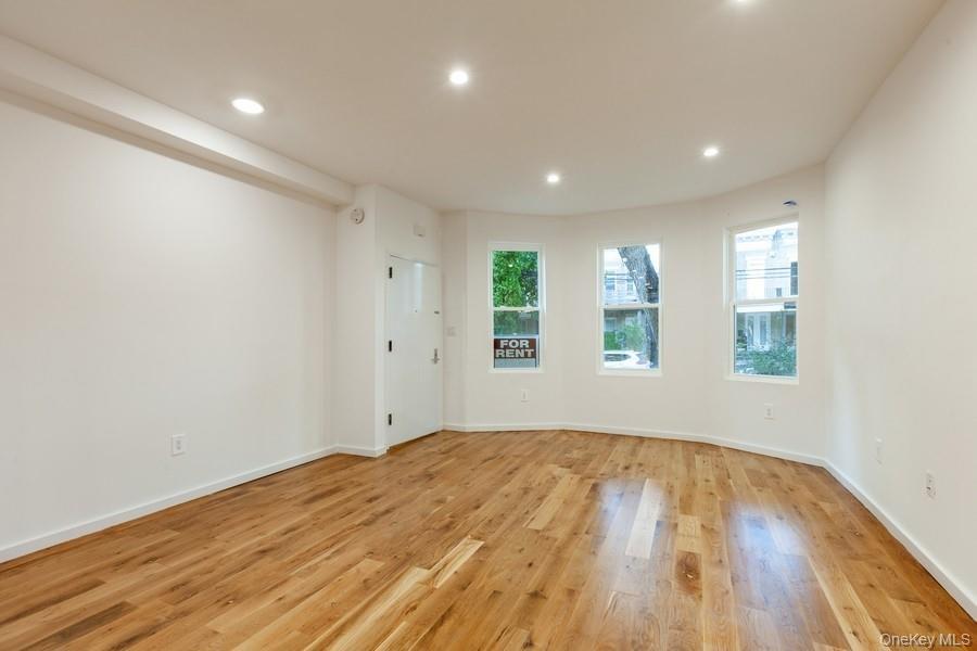 Single Family 89th Avenue  Queens, NY 11418, MLS-1047590-8
