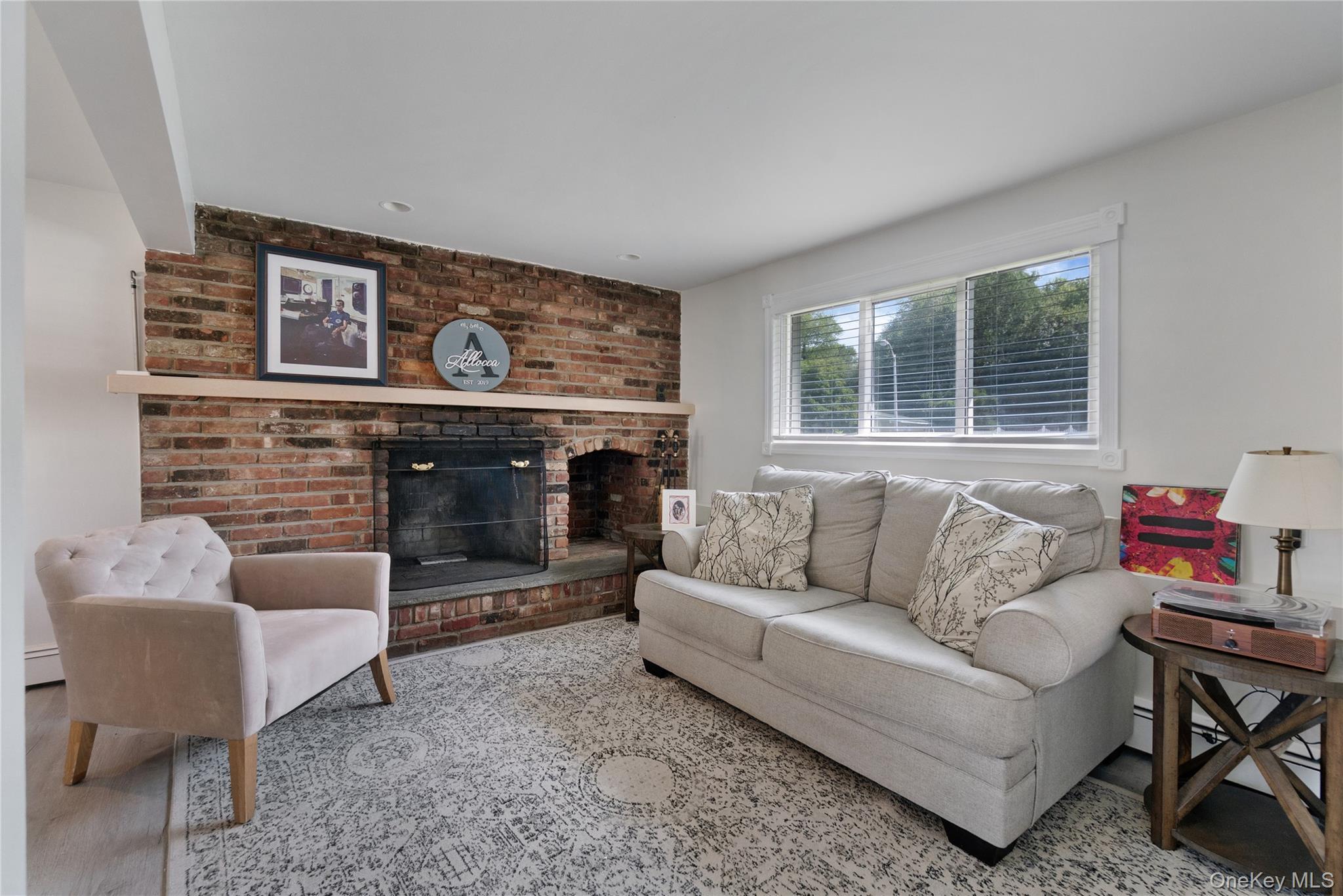 Single Family Richmond Street  Suffolk County, NY 11751, MLS-1047602-14