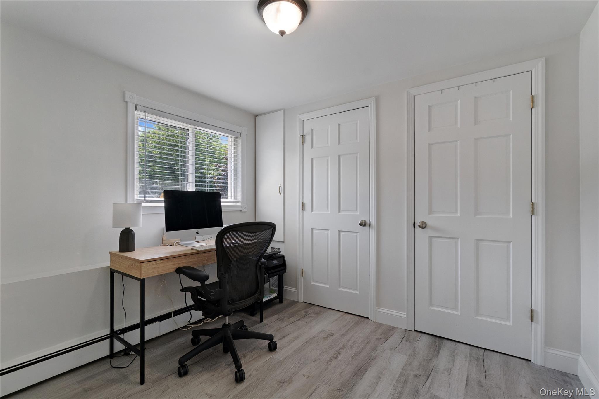 Single Family Richmond Street  Suffolk County, NY 11751, MLS-1047602-17