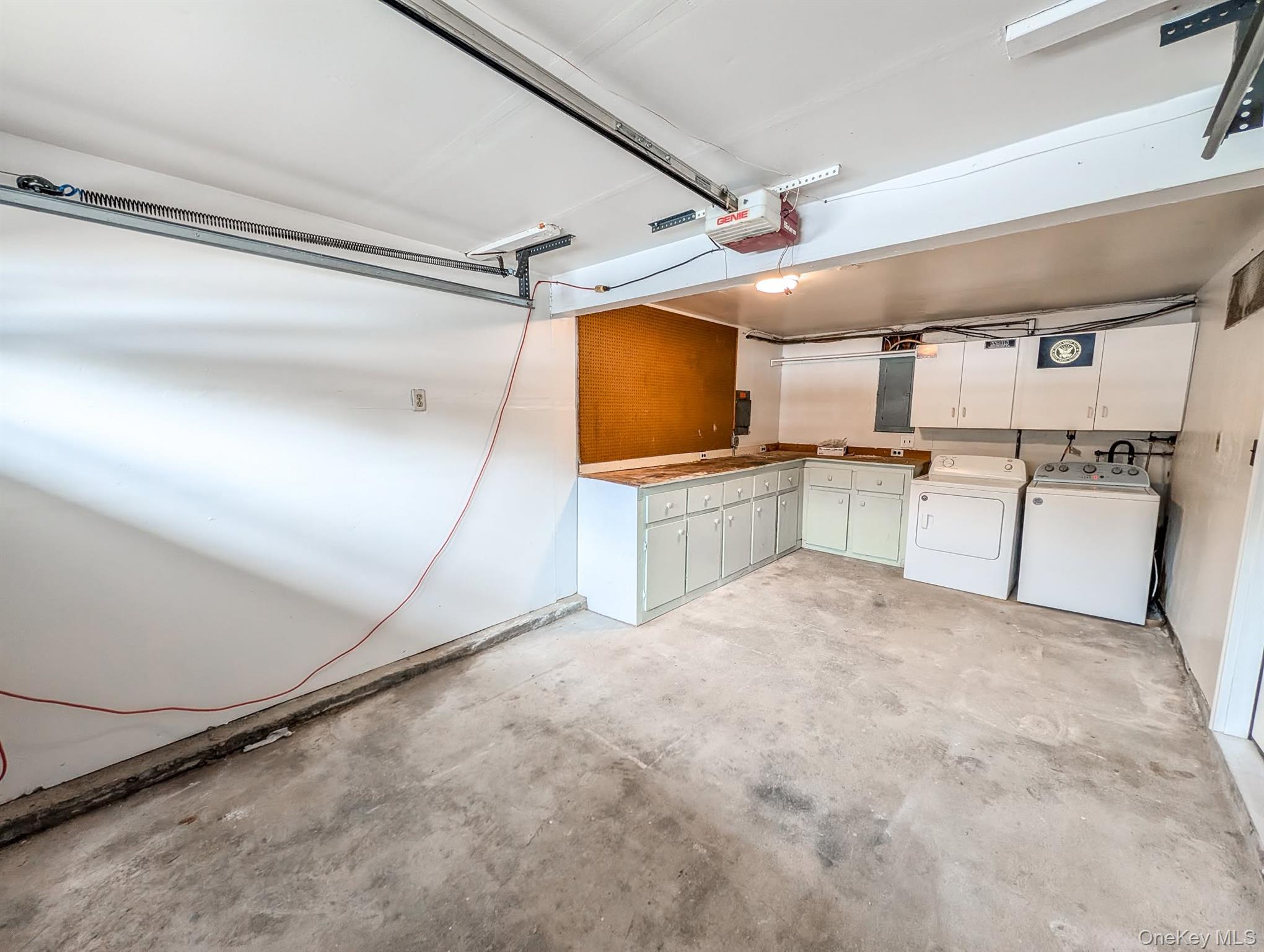 Single Family Richmond Street  Suffolk County, NY 11751, MLS-1047602-20