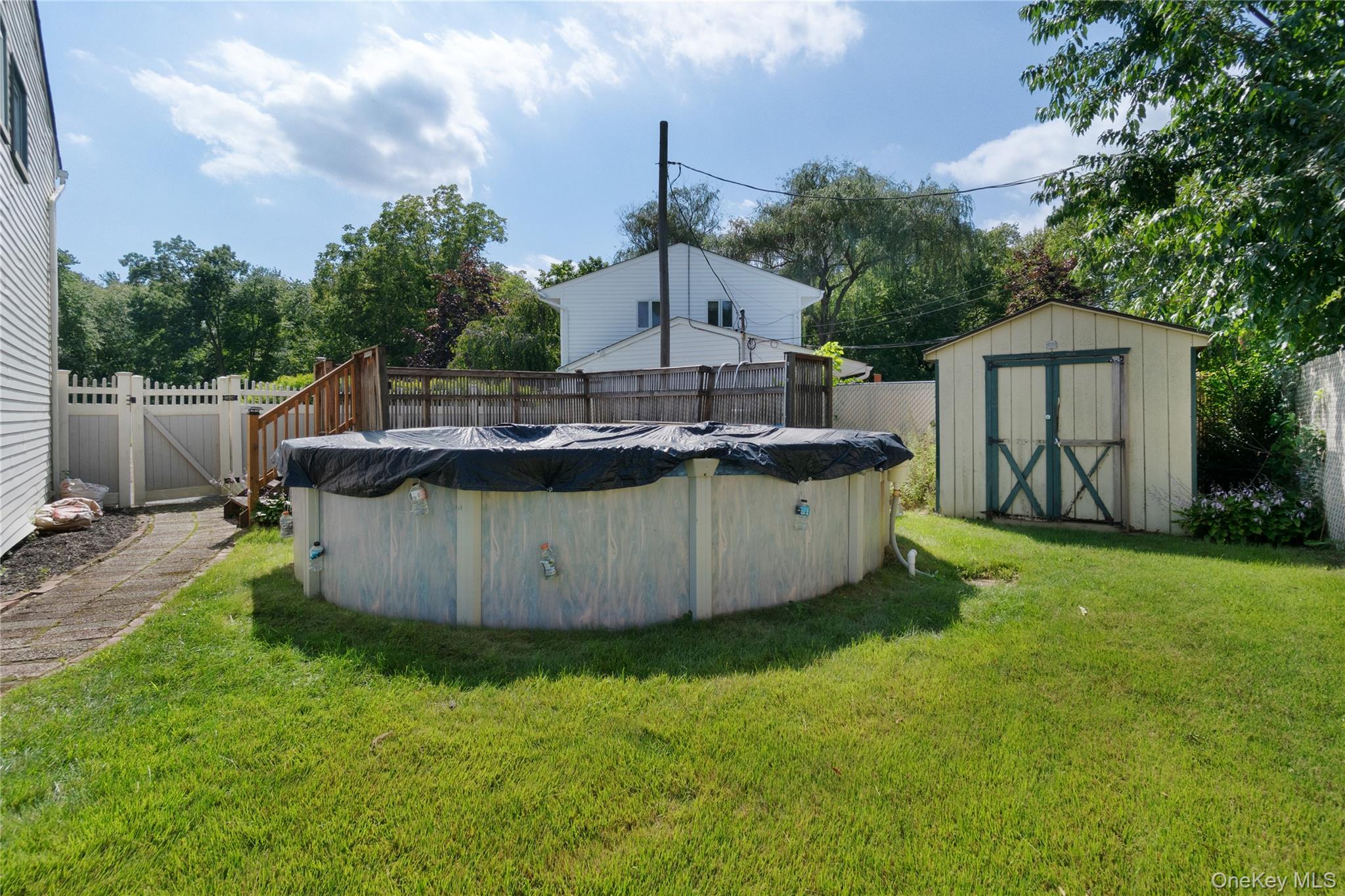Single Family Richmond Street  Suffolk County, NY 11751, MLS-1047602-22