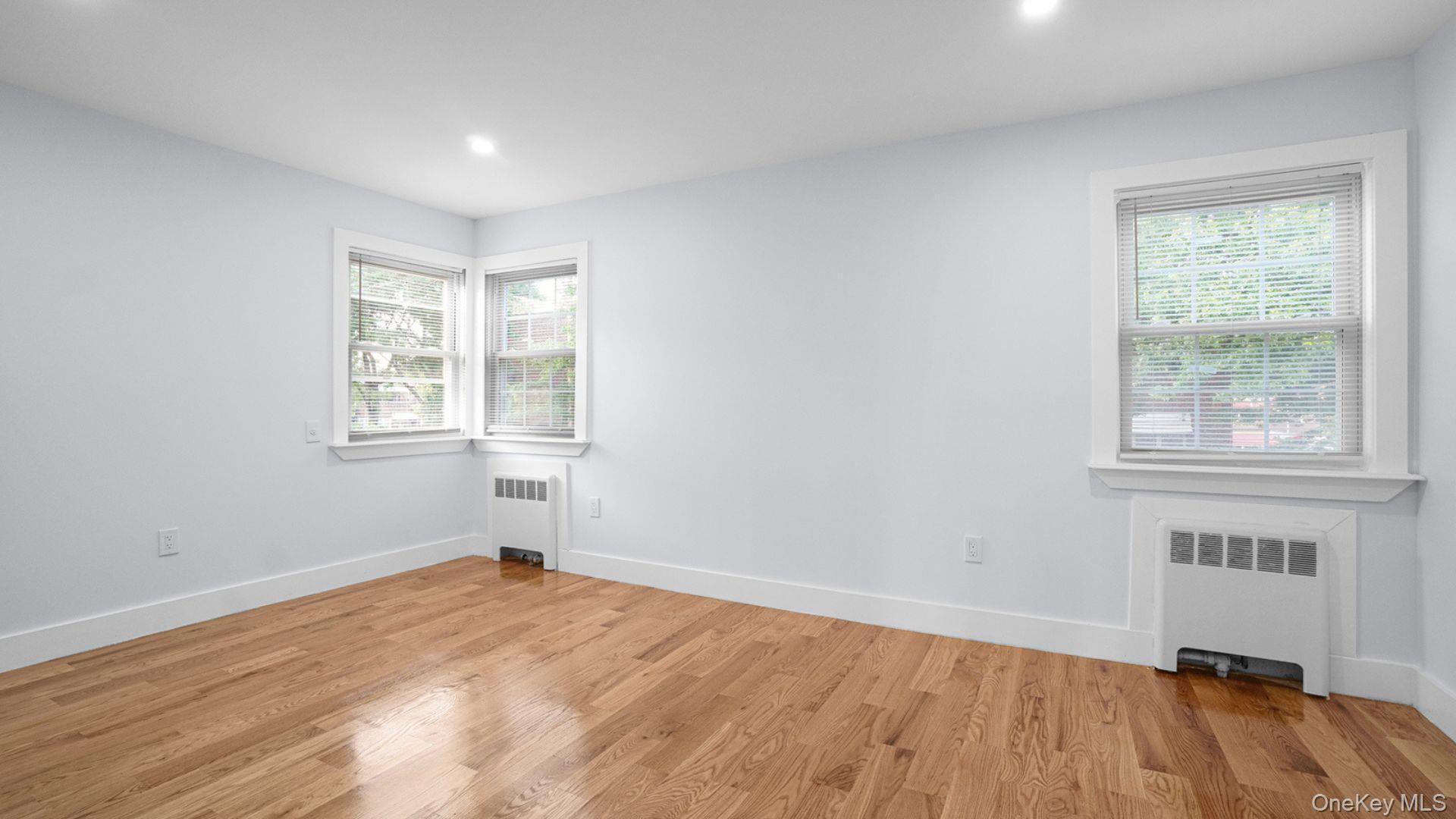 Single Family Grace Avenue Bronx, NY 10466, MLS-1047620-15