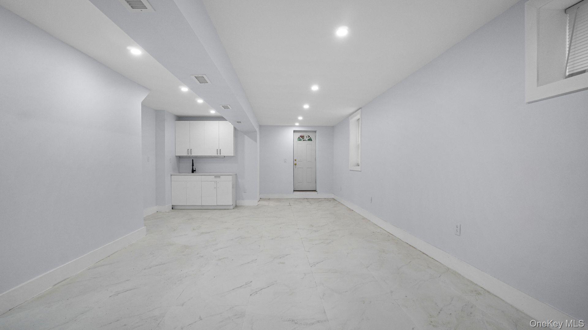 Single Family Grace Avenue Bronx, NY 10466, MLS-1047620-16