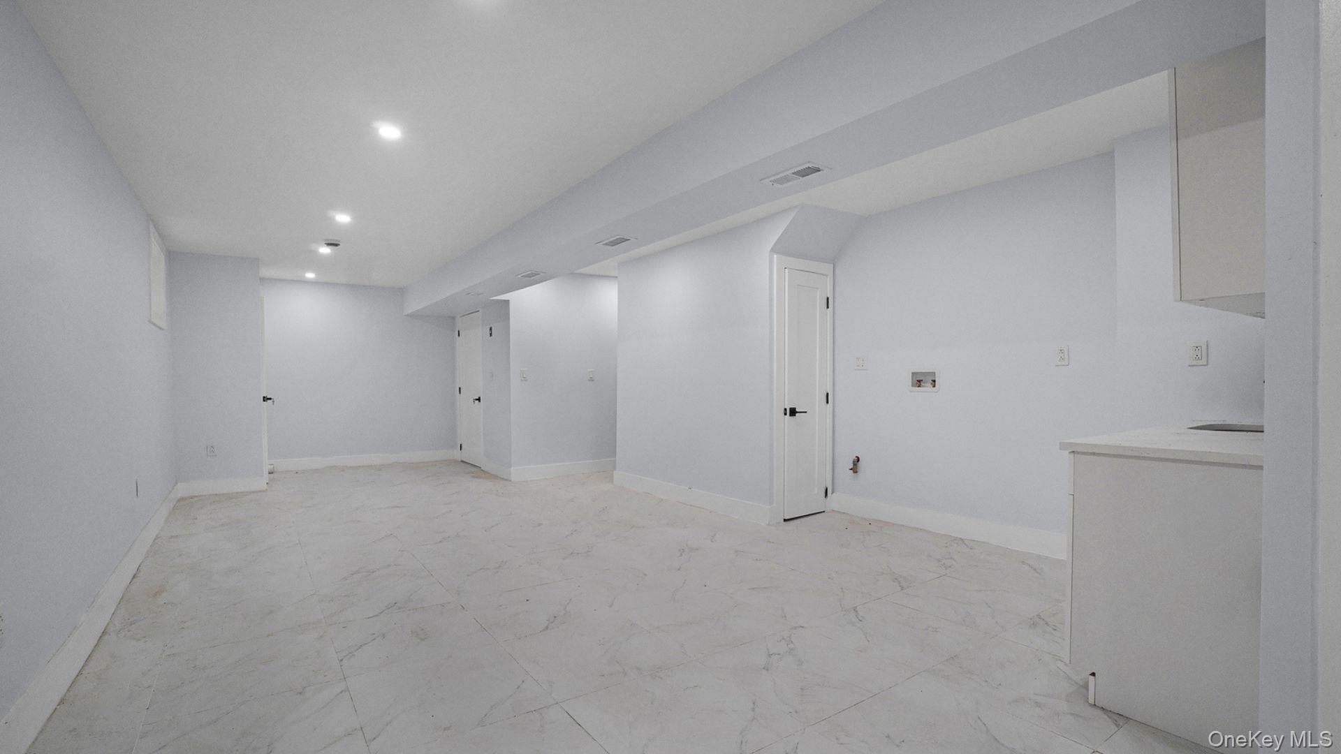 Single Family Grace Avenue Bronx, NY 10466, MLS-1047620-17