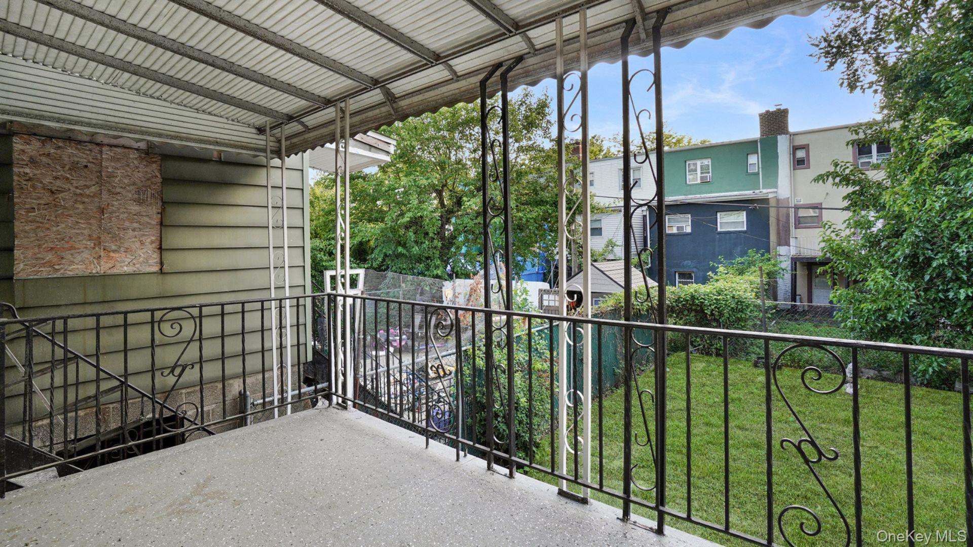 Single Family Grace Avenue Bronx, NY 10466, MLS-1047620-23