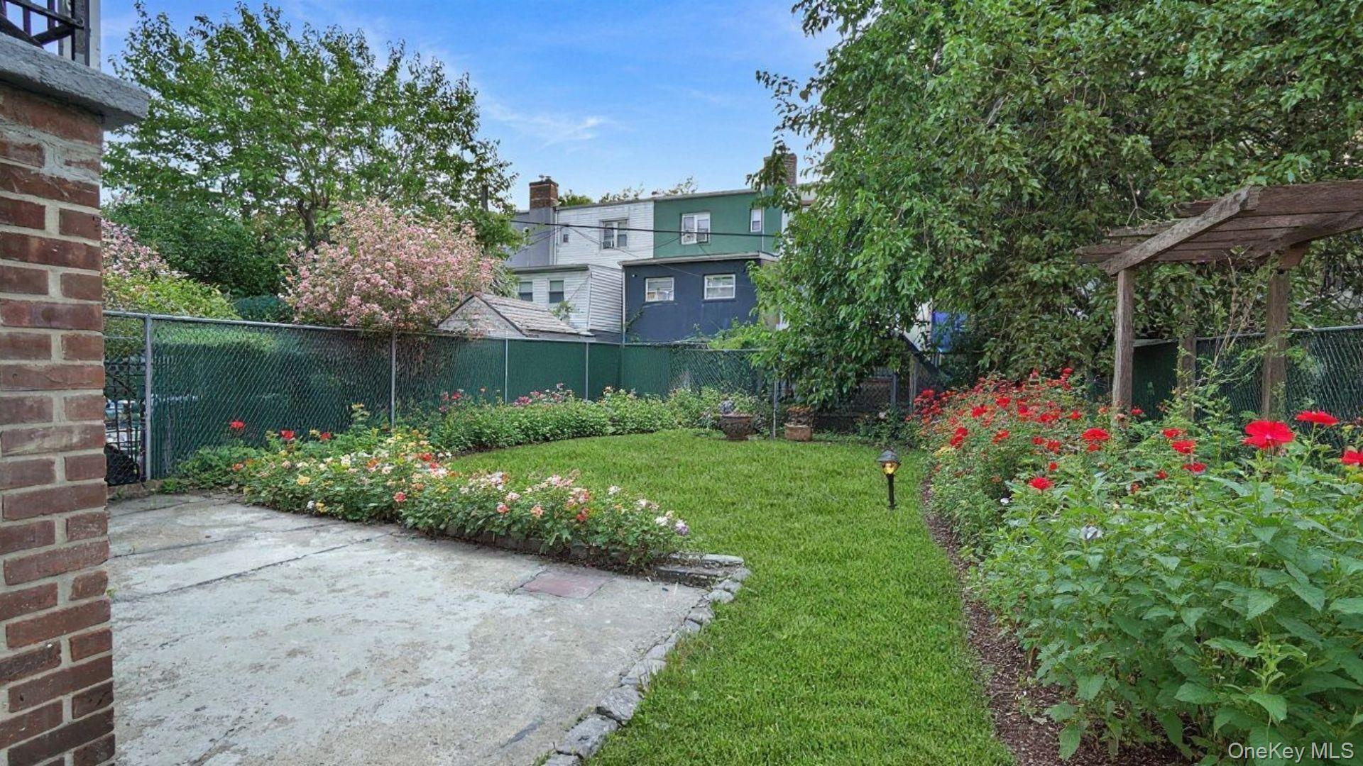 Single Family Grace Avenue Bronx, NY 10466, MLS-1047620-24