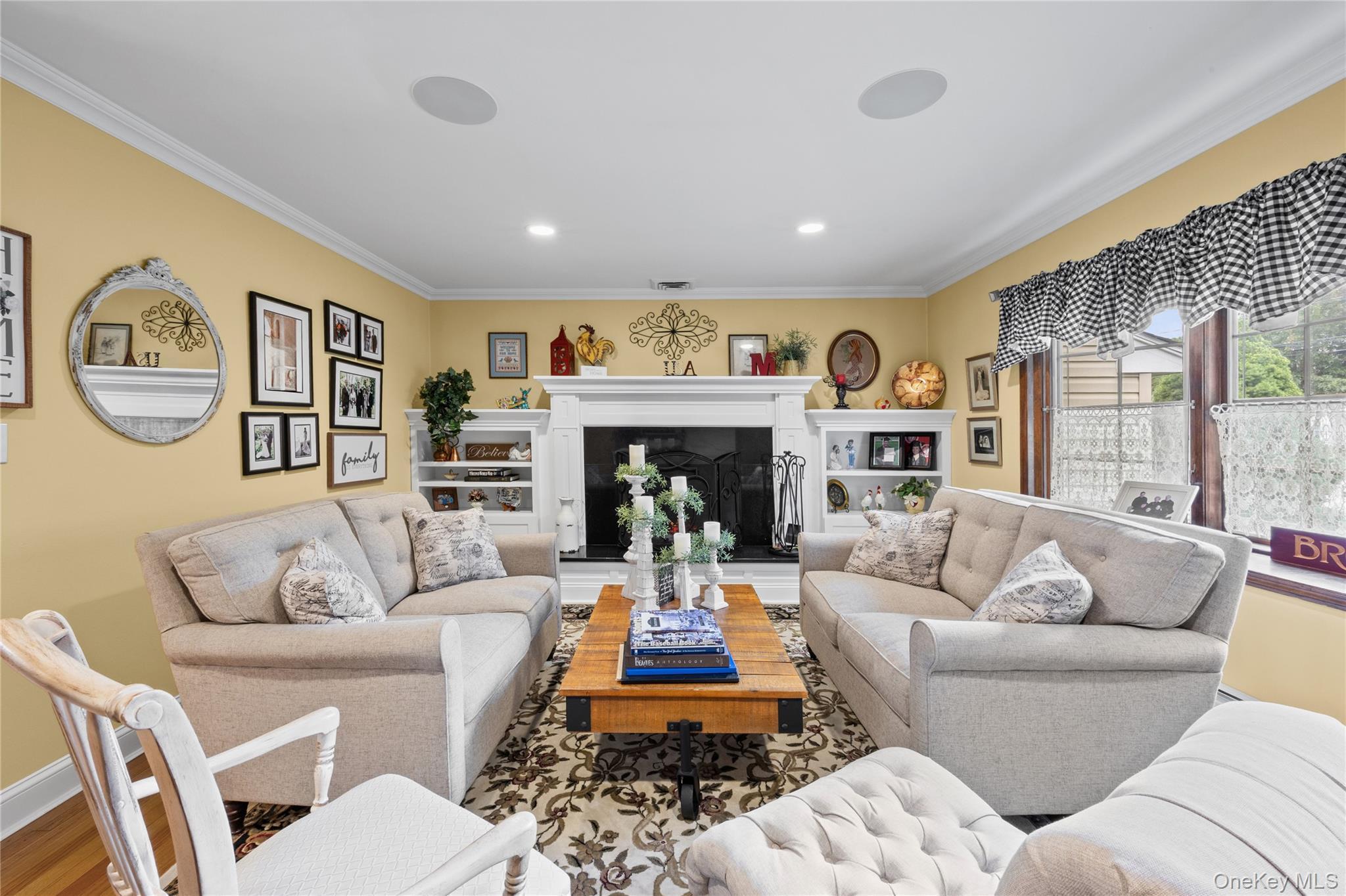 Single Family Broadway Suffolk County, NY 11787, MLS-1047638-16