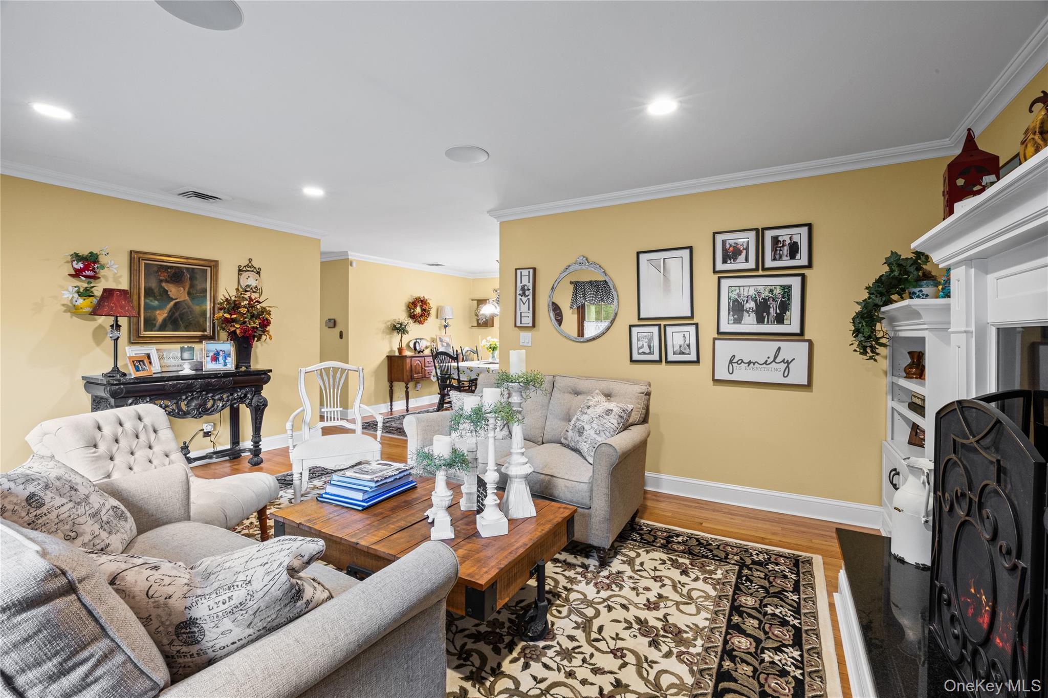 Single Family Broadway Suffolk County, NY 11787, MLS-1047638-17