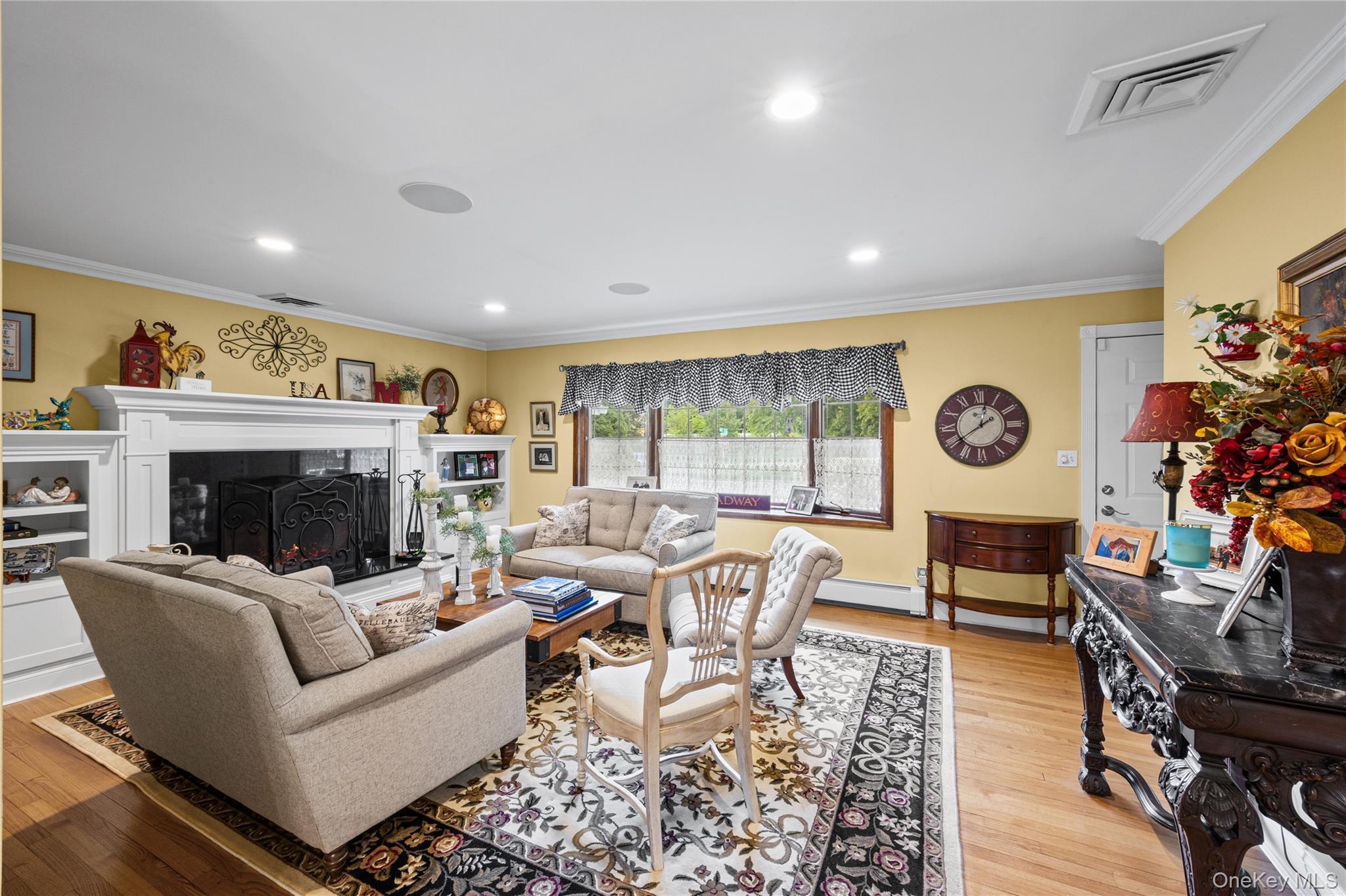 Single Family Broadway Suffolk County, NY 11787, MLS-1047638-18