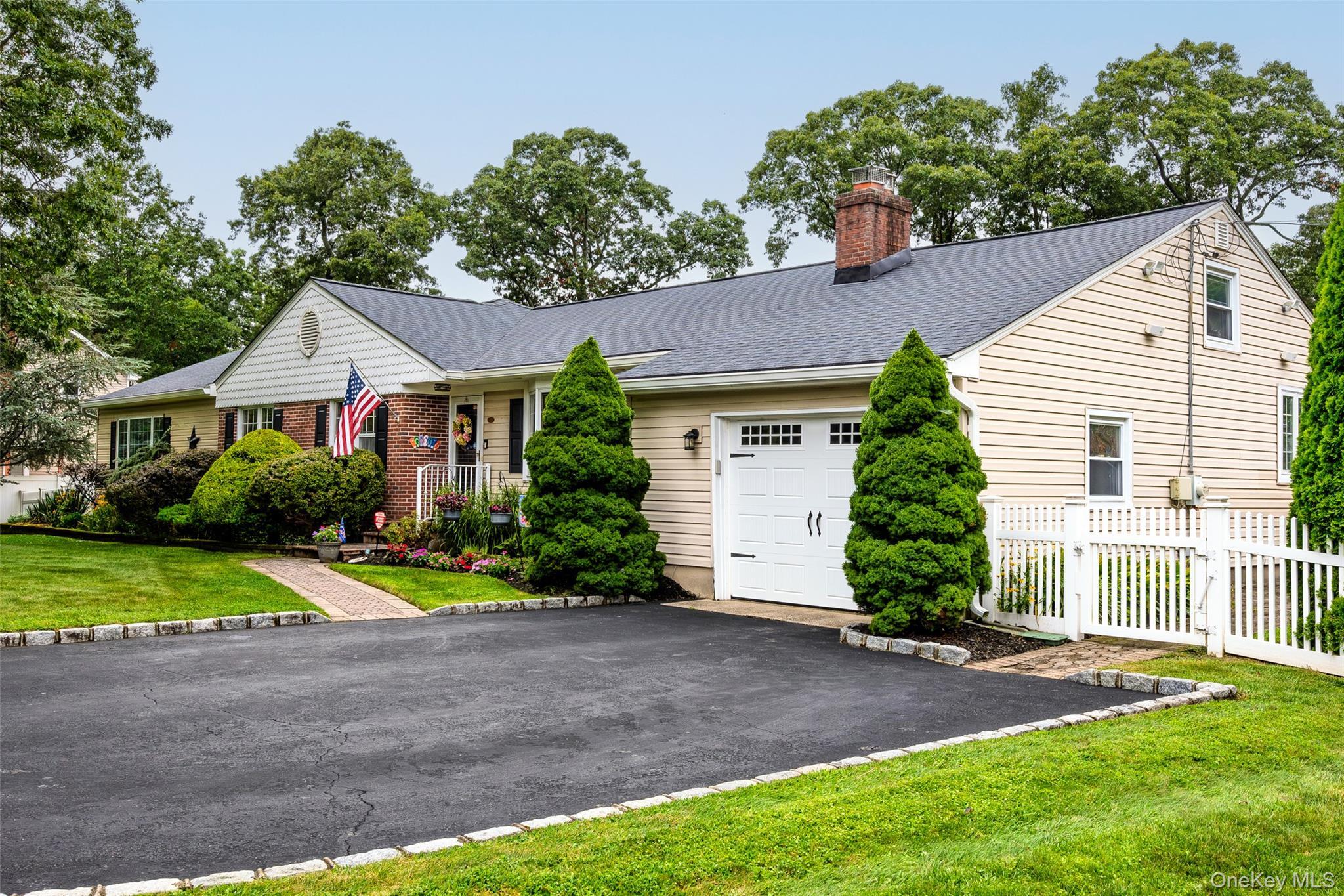 Single Family Broadway Suffolk County, NY 11787, MLS-1047638-3