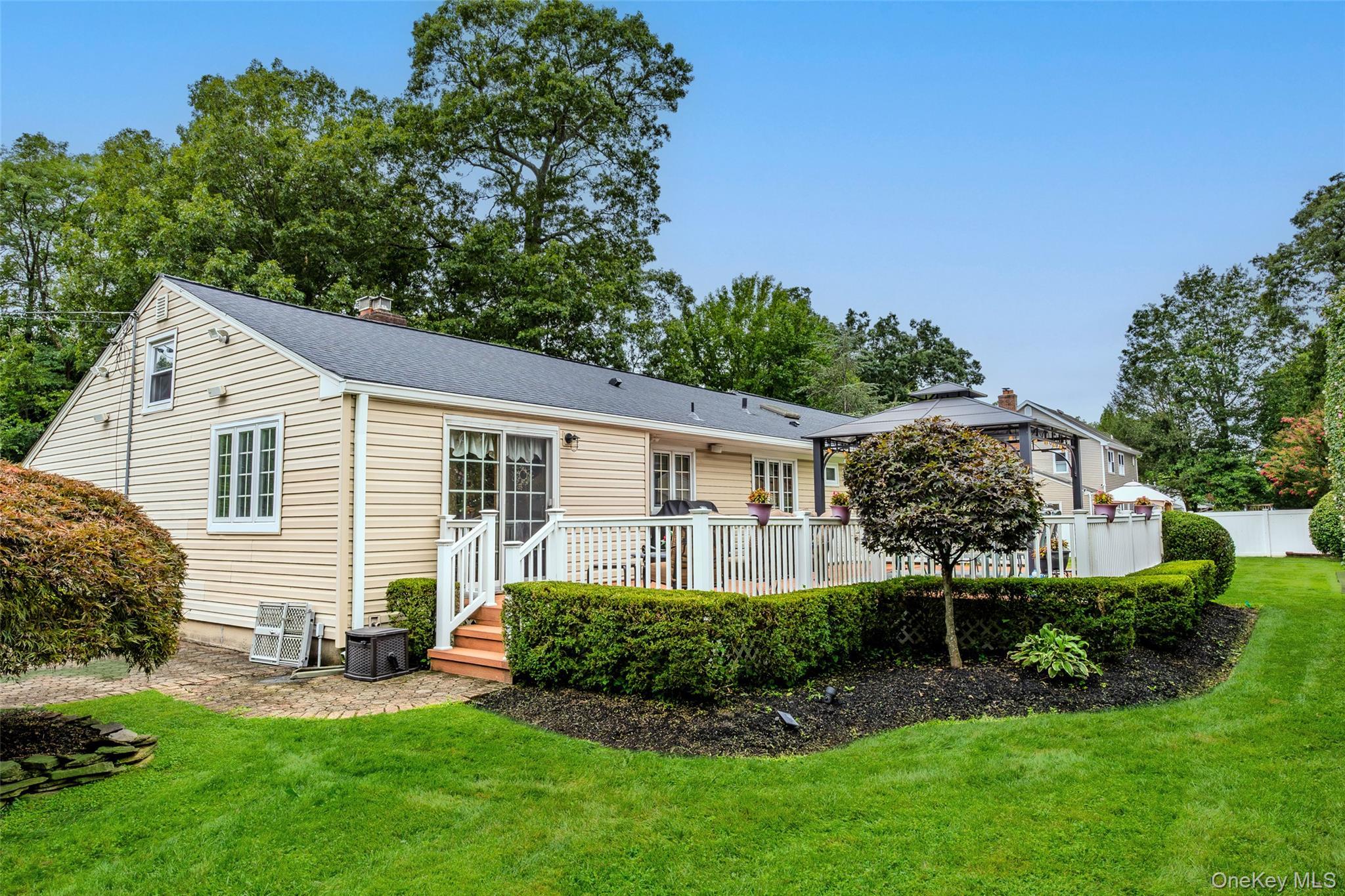 Single Family Broadway Suffolk County, NY 11787, MLS-1047638-4
