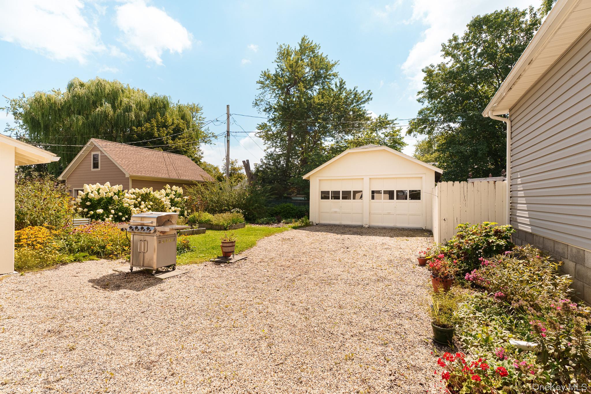 Single Family Janis Street  Columbia County, NY 12534, MLS-1047640-21