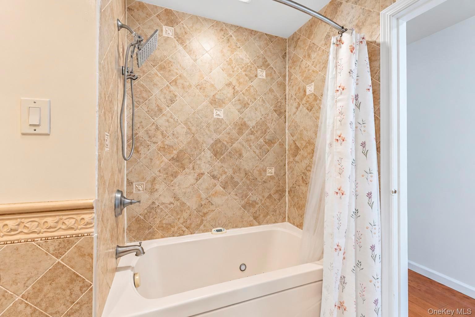 Single Family Pimlico Drive Suffolk County, NY 11725, MLS-1047641-33