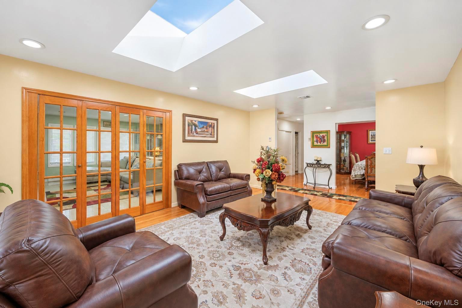 Single Family Pimlico Drive Suffolk County, NY 11725, MLS-1047641-8