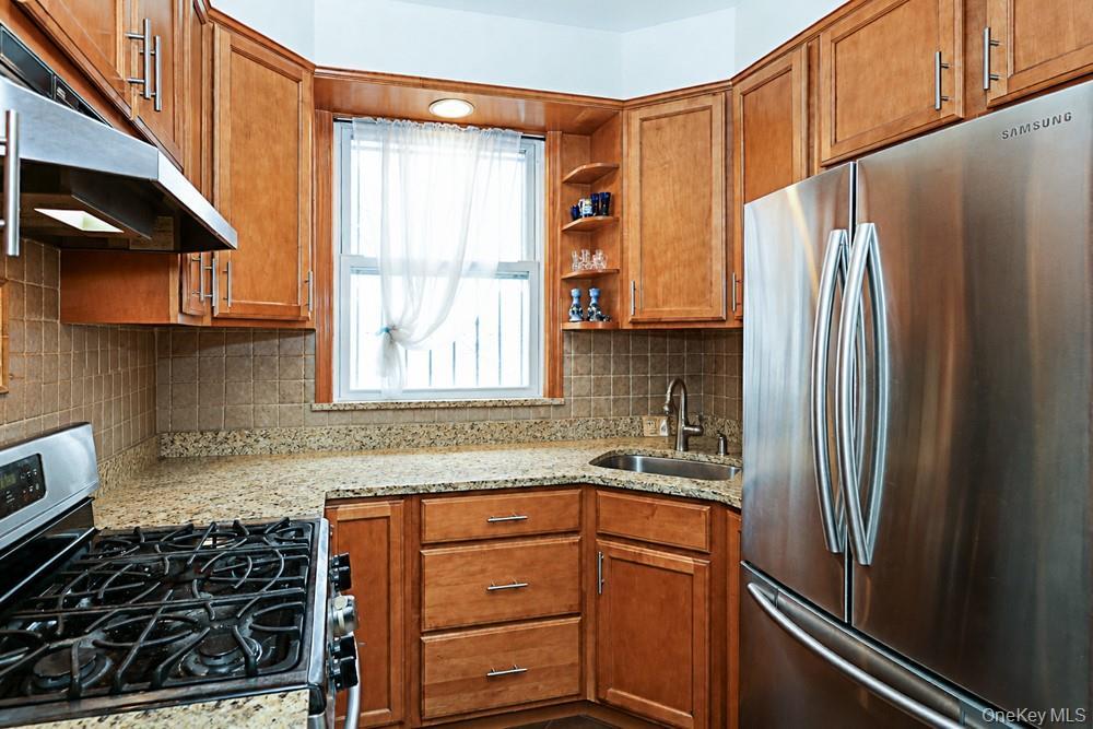 Single Family 36th Avenue  Queens, NY 11106, MLS-1047648-10