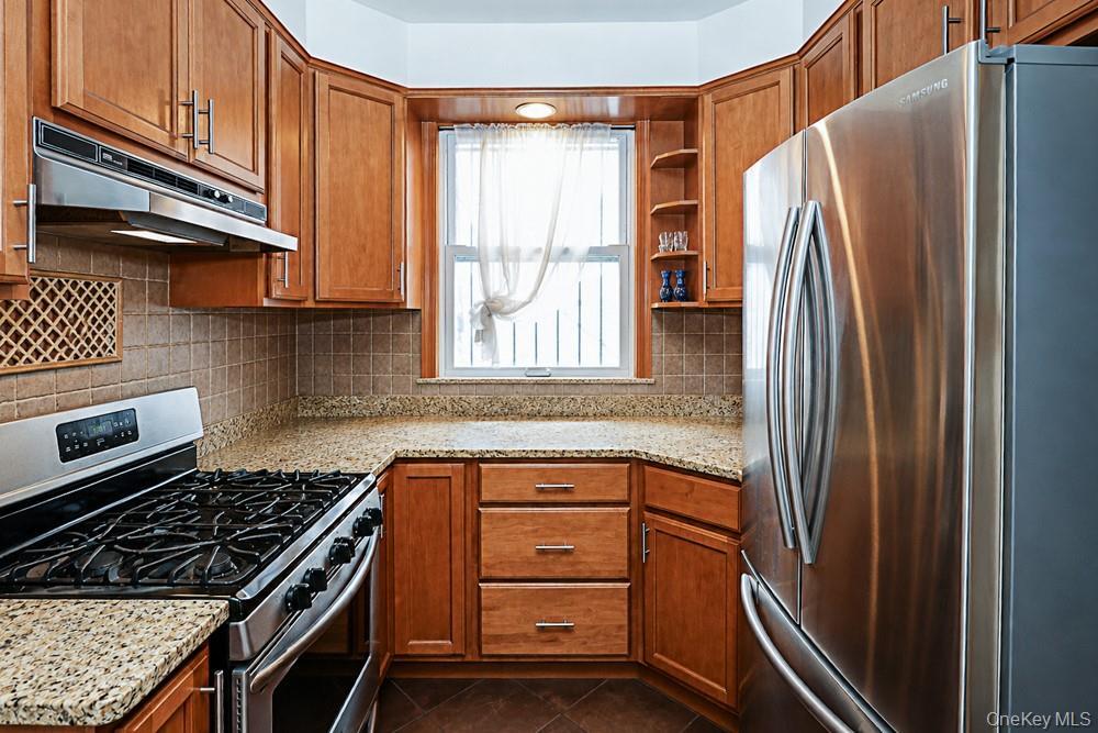 Single Family 36th Avenue  Queens, NY 11106, MLS-1047648-11
