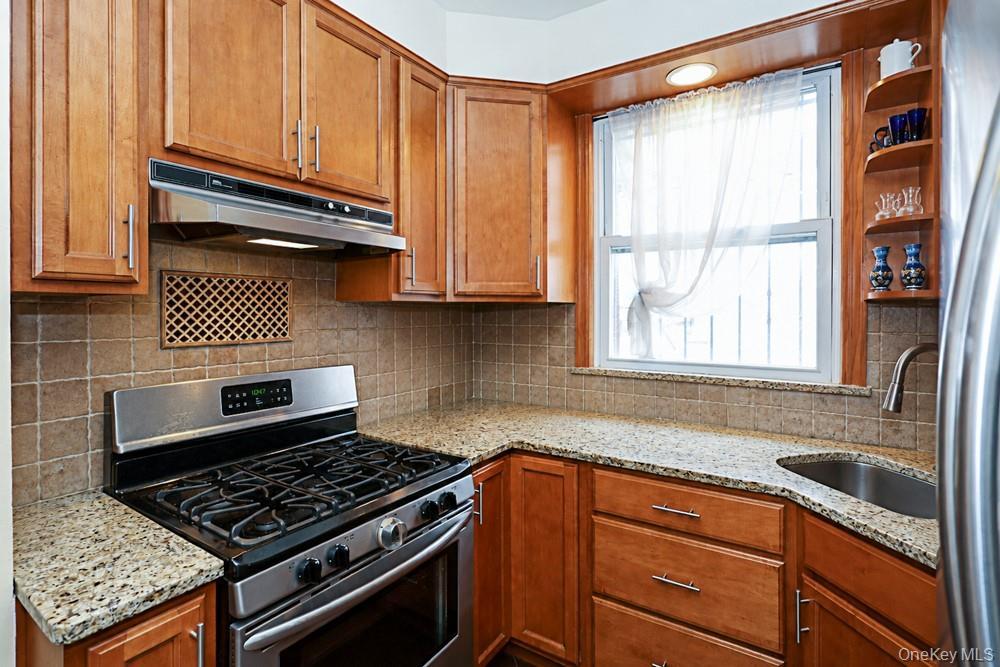 Single Family 36th Avenue  Queens, NY 11106, MLS-1047648-12