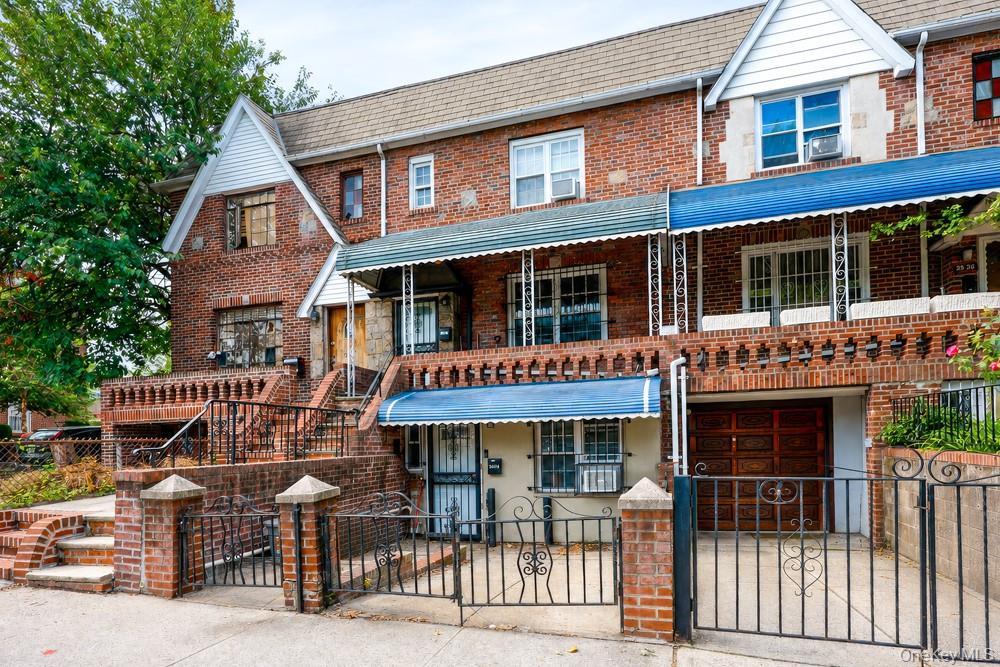 Single Family 36th Avenue  Queens, NY 11106, MLS-1047648-3