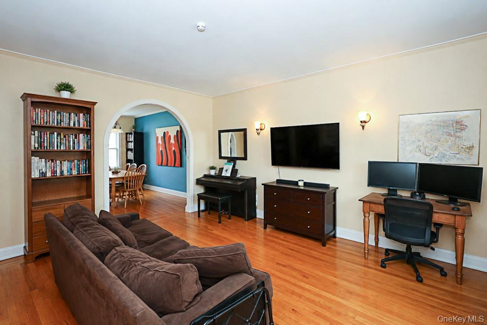 Single Family 36th Avenue  Queens, NY 11106, MLS-1047648-4