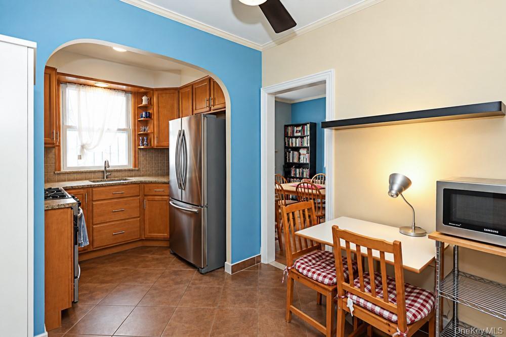 Single Family 36th Avenue  Queens, NY 11106, MLS-1047648-8