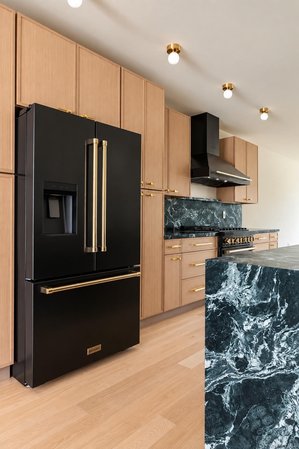 Single Family Irving Avenue Brooklyn, NY 11237, MLS-1047669-11
