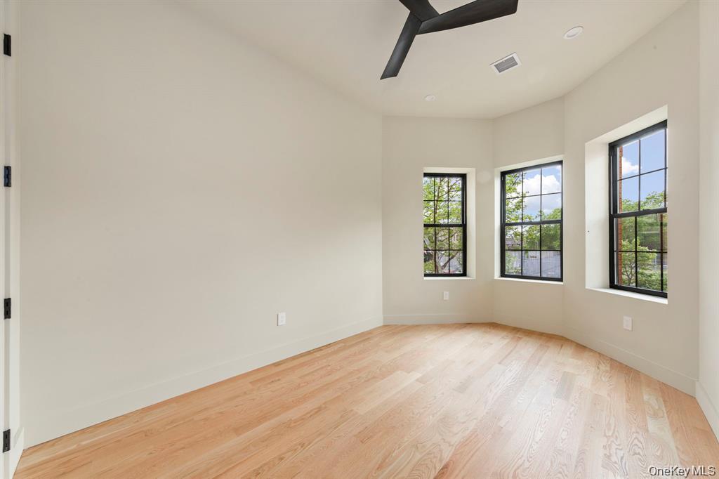 Single Family Irving Avenue Brooklyn, NY 11237, MLS-1047669-27