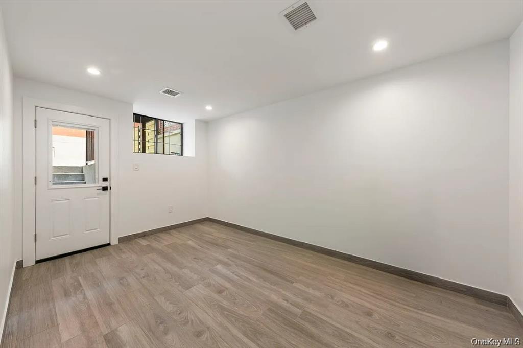 Single Family Irving Avenue Brooklyn, NY 11237, MLS-1047669-38