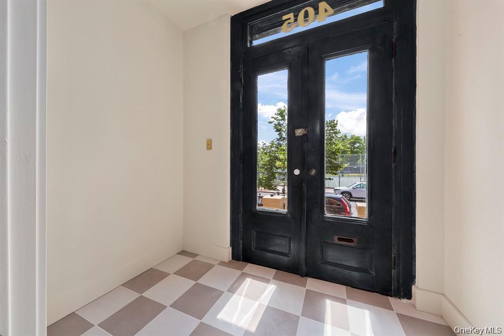 Single Family Irving Avenue Brooklyn, NY 11237, MLS-1047669-6