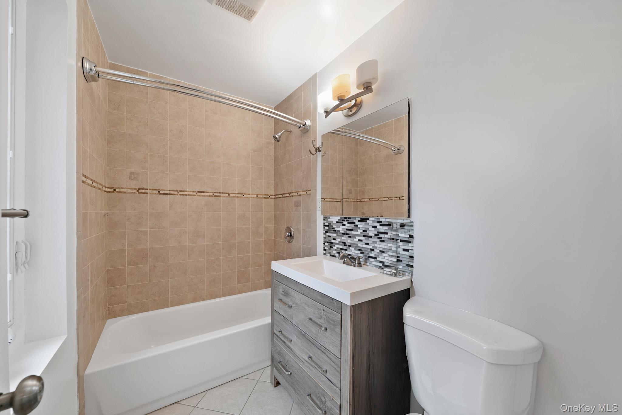 Single Family Sylvan Avenue  Bronx, NY 10471, MLS-1047699-16