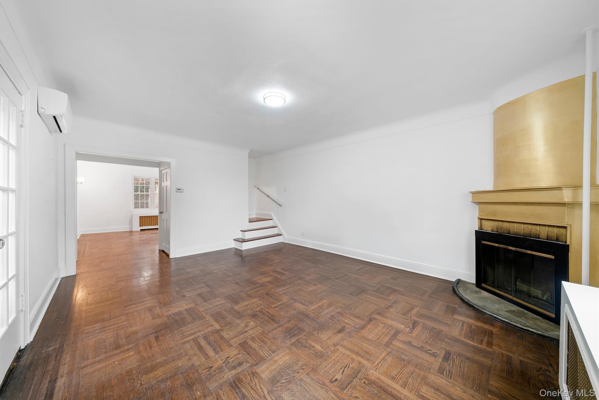 Single Family Sylvan Avenue  Bronx, NY 10471, MLS-1047699-4