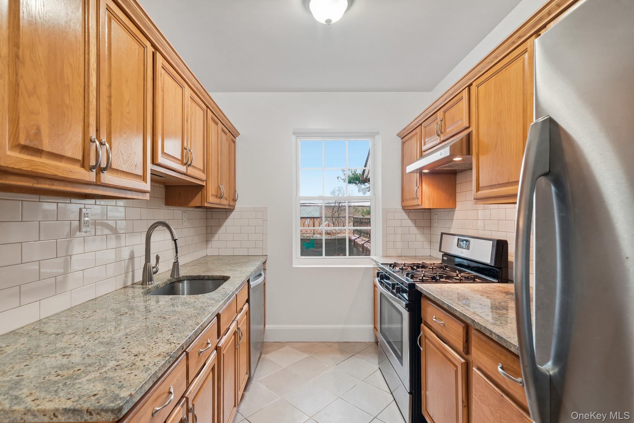 Single Family Sylvan Avenue  Bronx, NY 10471, MLS-1047699-8