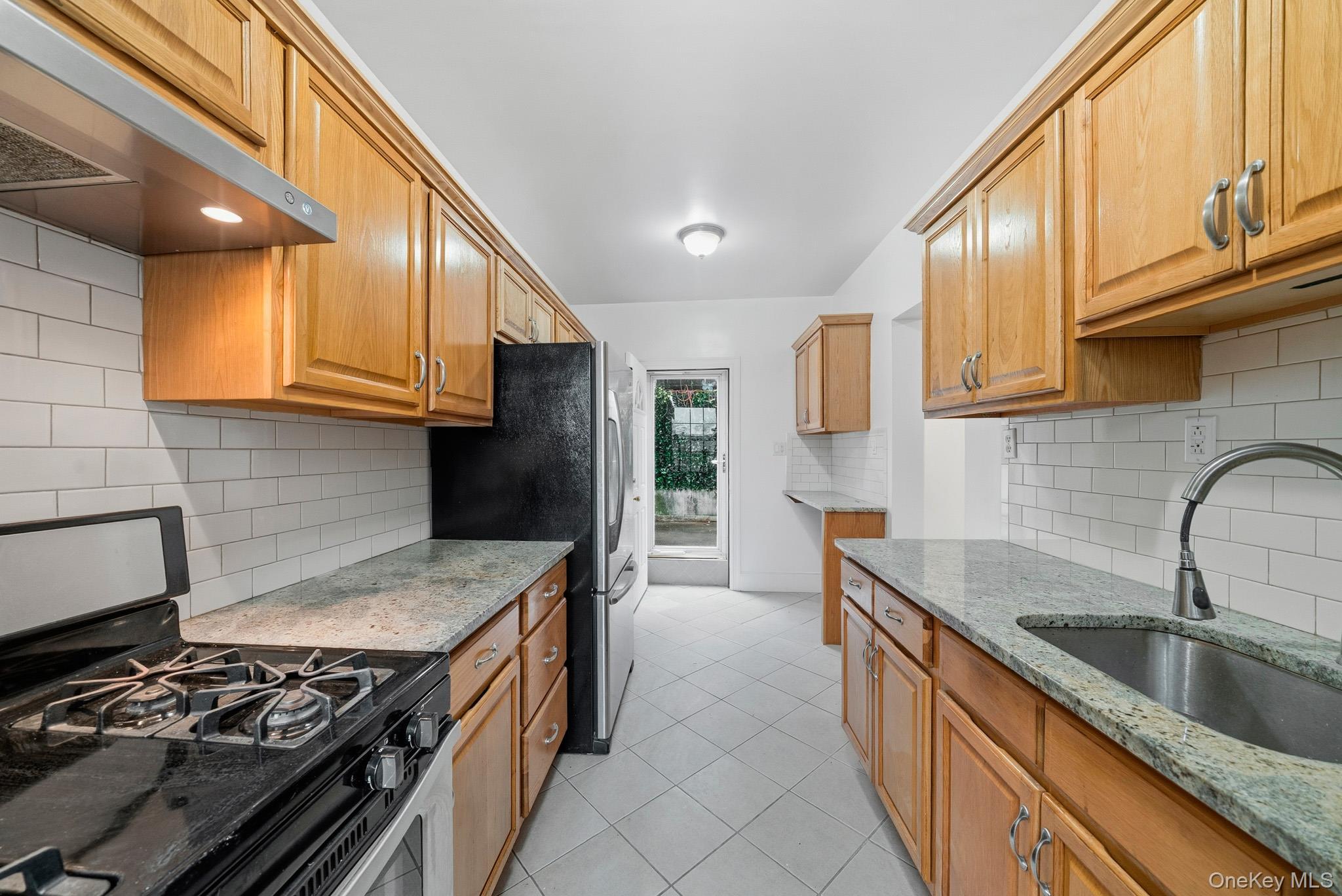 Single Family Sylvan Avenue  Bronx, NY 10471, MLS-1047699-9