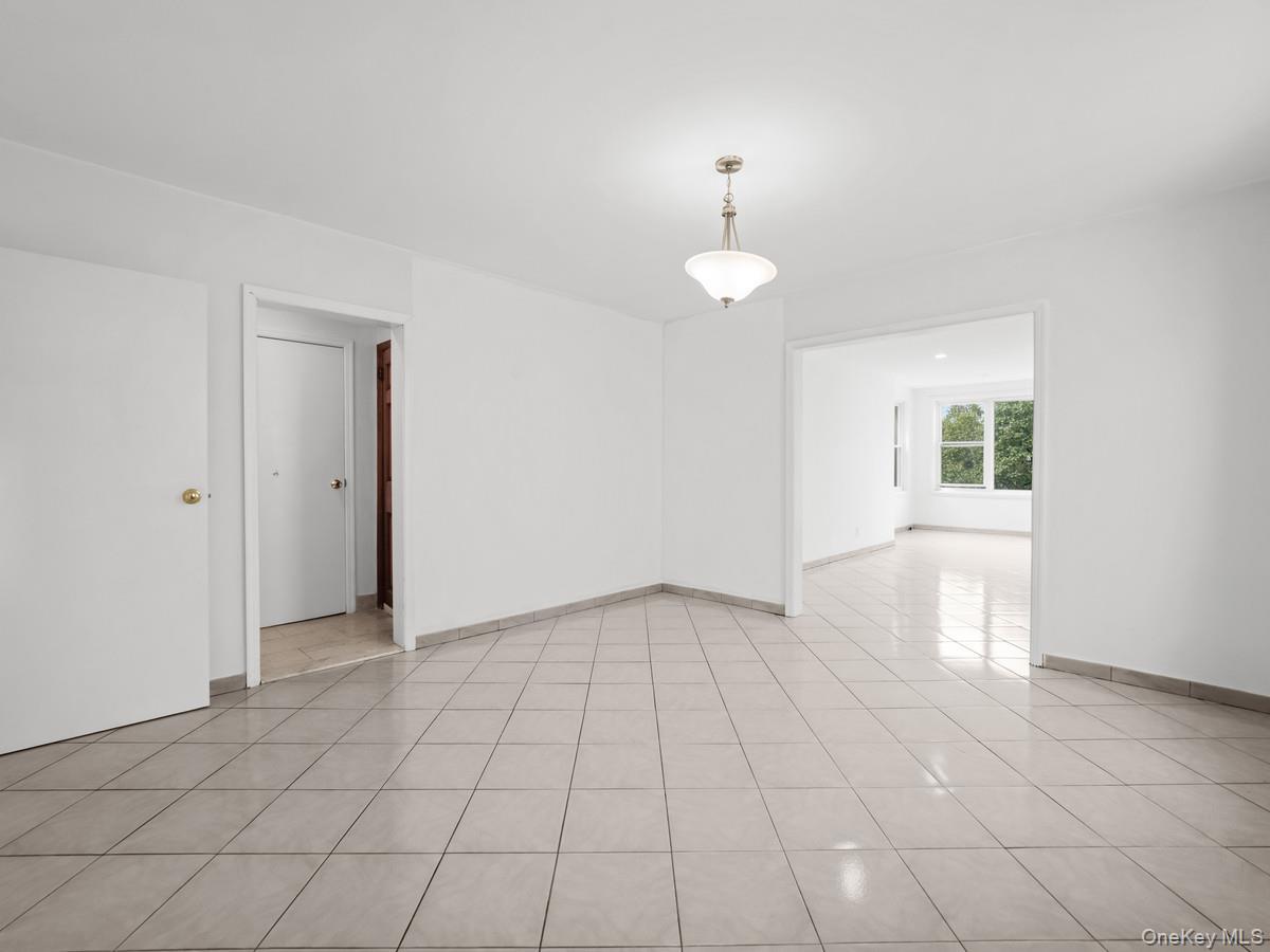 Single Family 83rd Street Queens, NY 11385, MLS-1047720-16