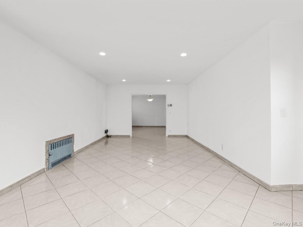 Single Family 83rd Street Queens, NY 11385, MLS-1047720-18