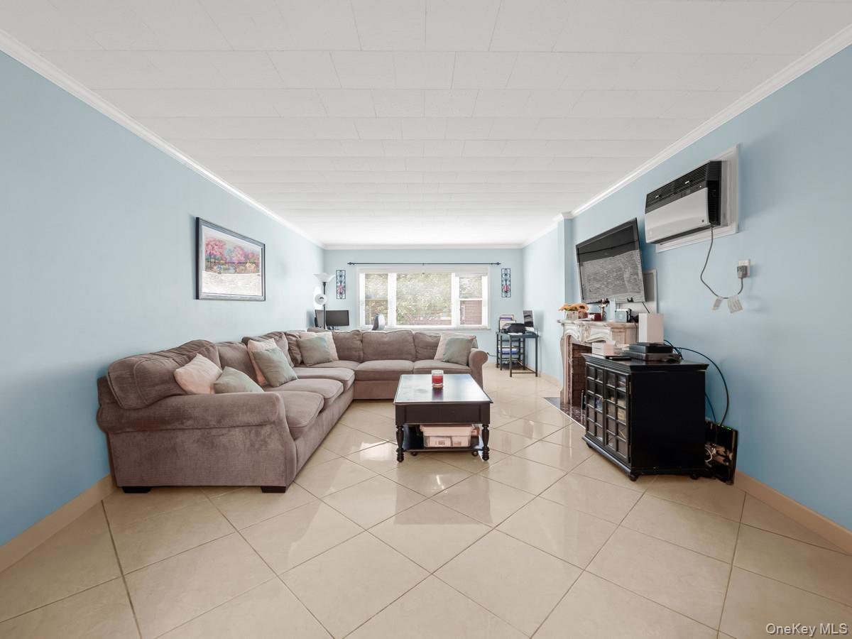 Single Family 83rd Street Queens, NY 11385, MLS-1047720-4