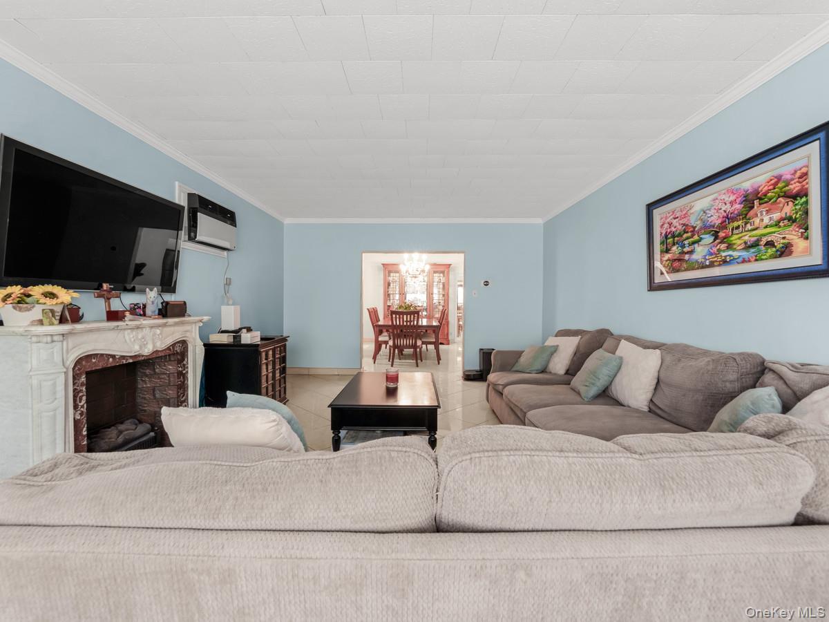 Single Family 83rd Street Queens, NY 11385, MLS-1047720-5