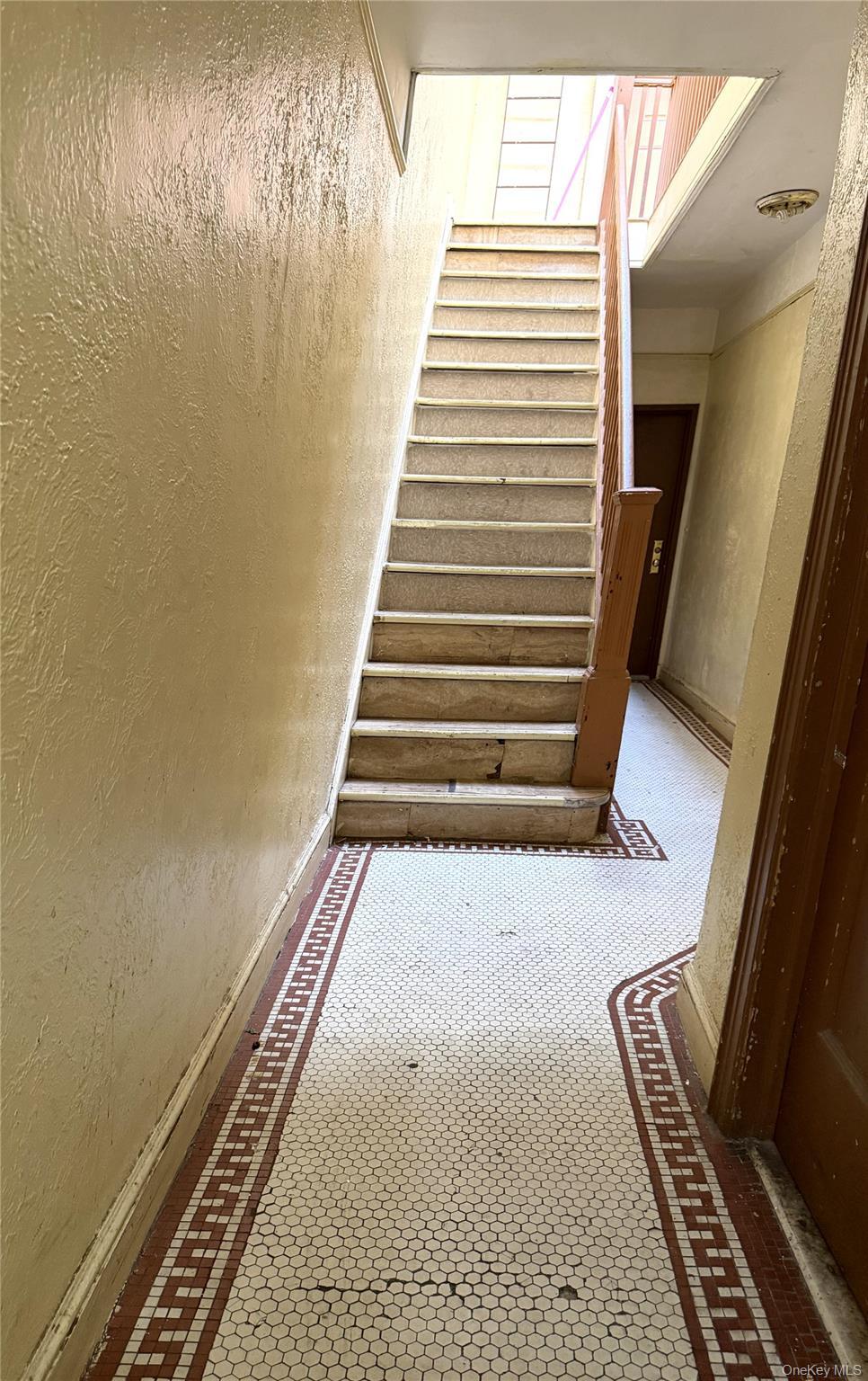 Single Family E 242nd Street  Bronx, NY 10470, MLS-1047740-2