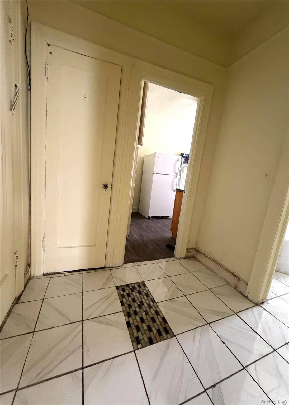 Single Family E 242nd Street  Bronx, NY 10470, MLS-1047740-5