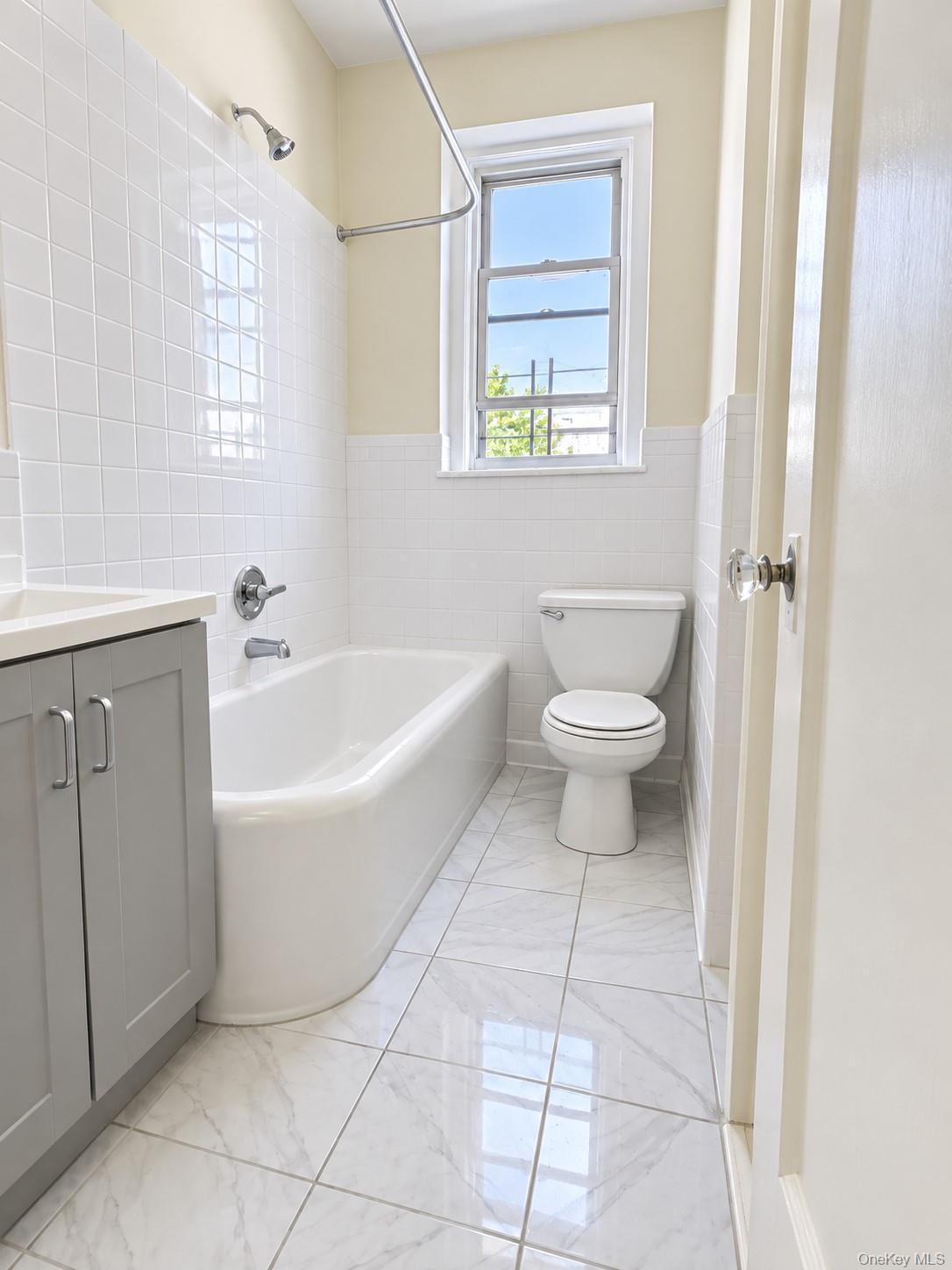 Single Family E 242nd Street  Bronx, NY 10470, MLS-1047740-6
