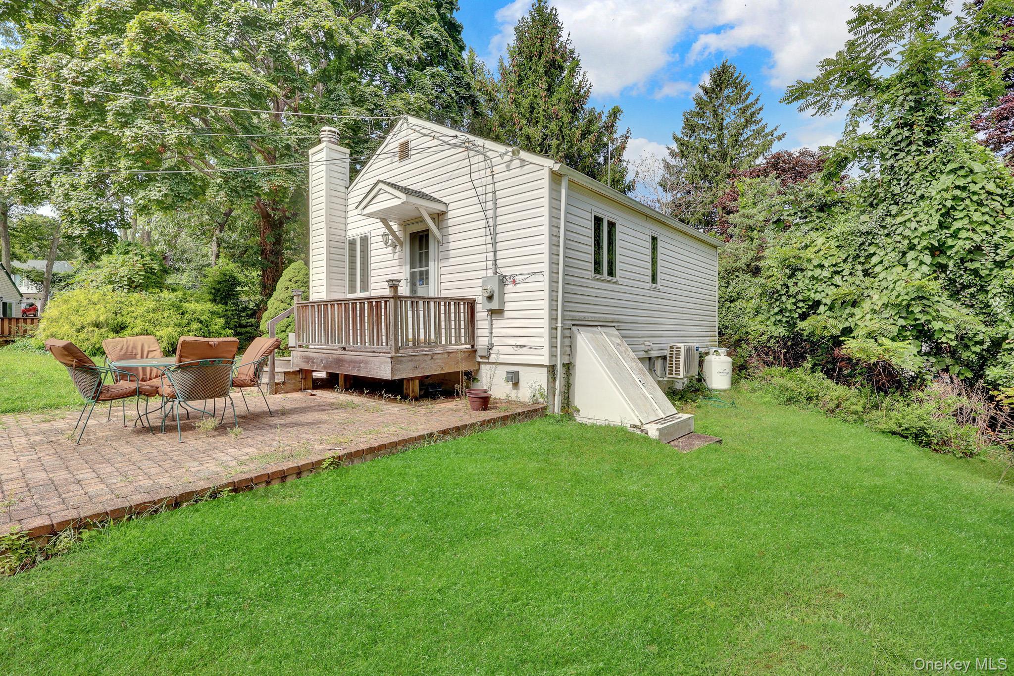 Single Family Hawthorne Road  Suffolk County, NY 11778, MLS-1047755-12