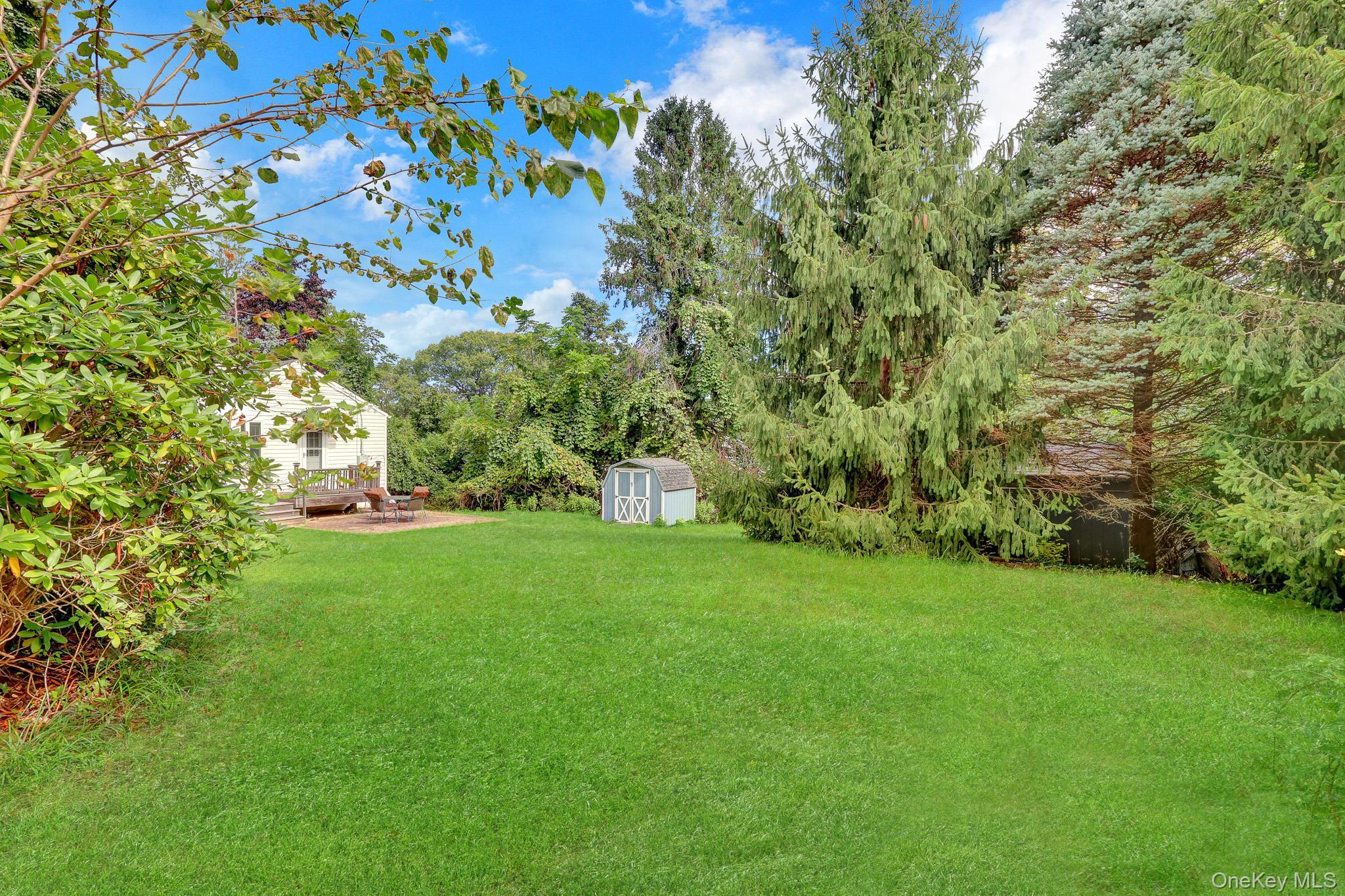 Single Family Hawthorne Road  Suffolk County, NY 11778, MLS-1047755-16